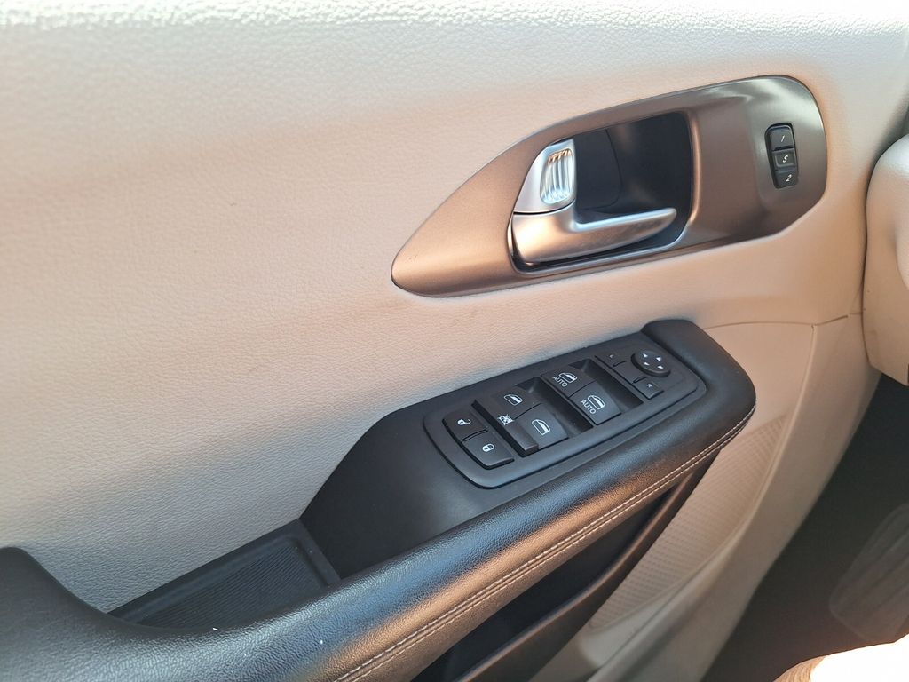 Certified Used 2023 Gray Chrysler Touring L image 18