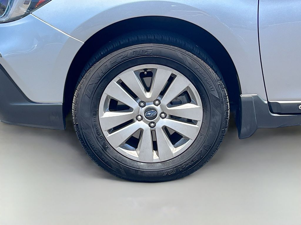 Used 2019 Silver Subaru 2.5i image 28