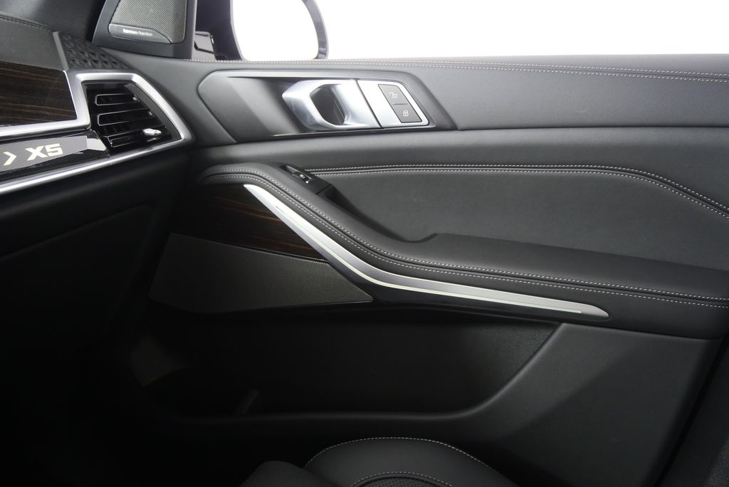 2024 BMW X5 sDrive40i 28