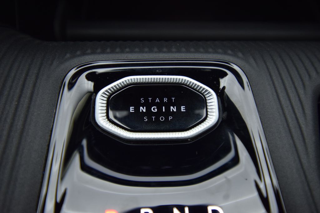 new 2026 Jeep Cherokee car, priced at $38,854