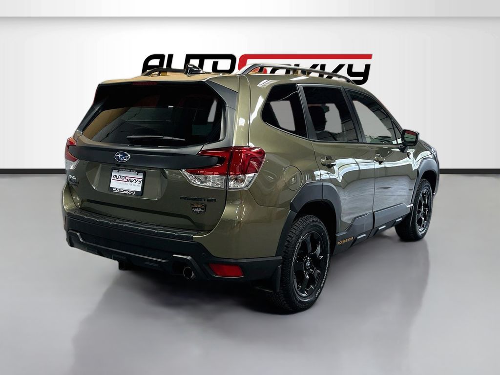 Used 2025 Autumn Green Metallic Subaru Wilderness image 7