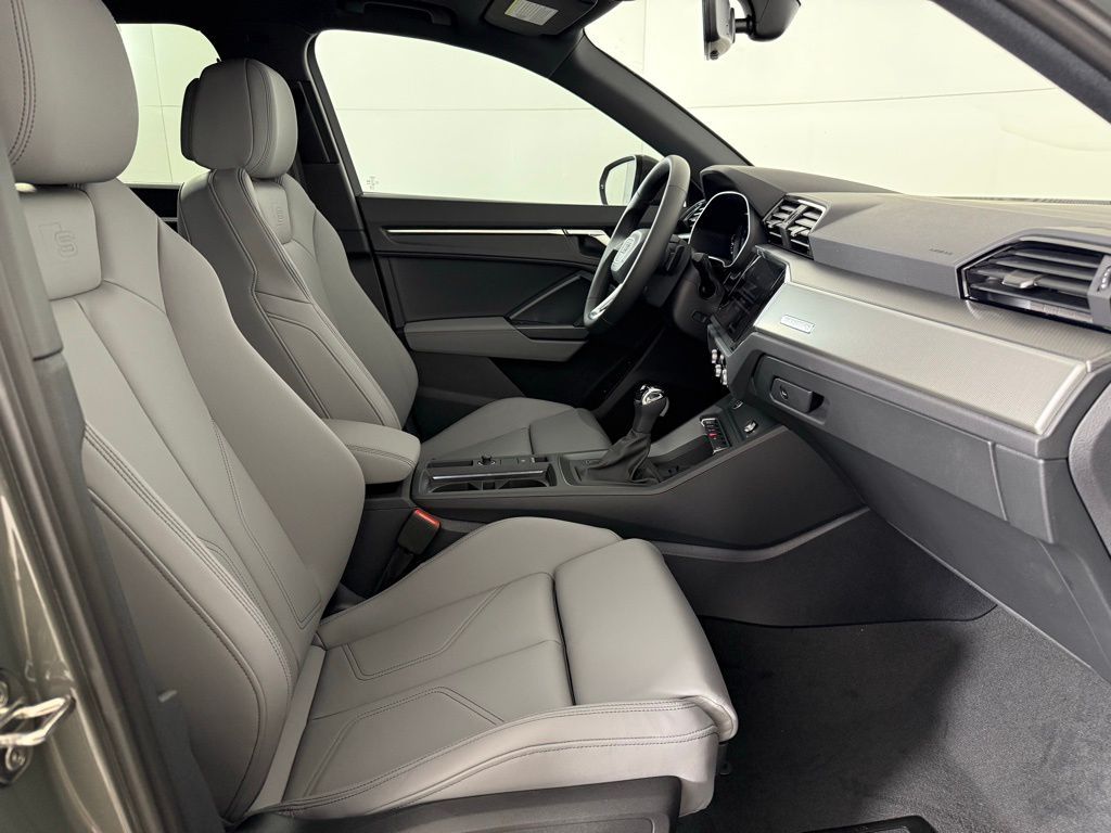 Thumbnail: 2025 Audi Q3 - 14