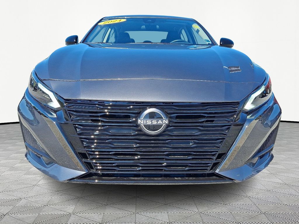 2025 Nissan Altima — photo 2