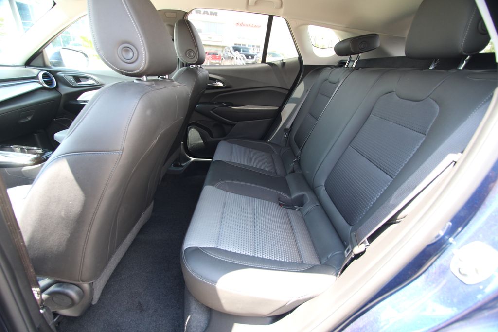 Used 2024 Chevrolet Trax SUV
