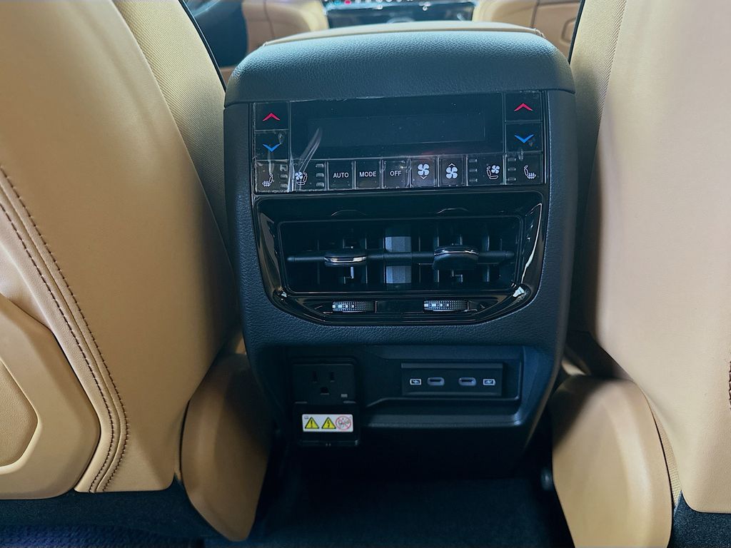 JeepGrand Cherokee22