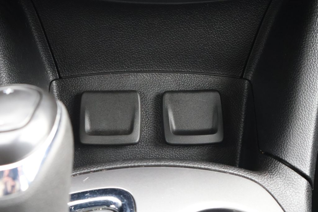 Thumbnail: 2017 Chevrolet Cruze - 21