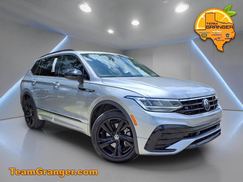 2023 Volkswagen Tiguan SE R-Line Black