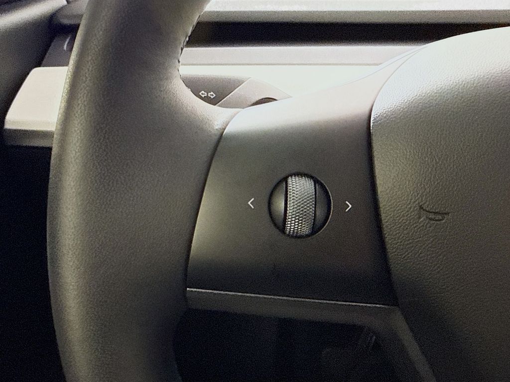 Thumbnail: 2022 Tesla Model Y - 11