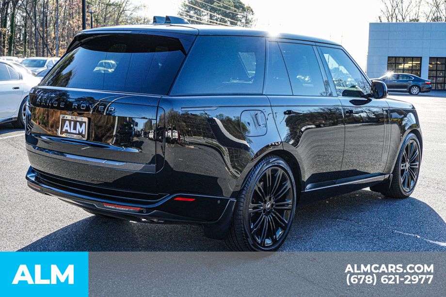 Used 2025 Black Land Rover SE image 5