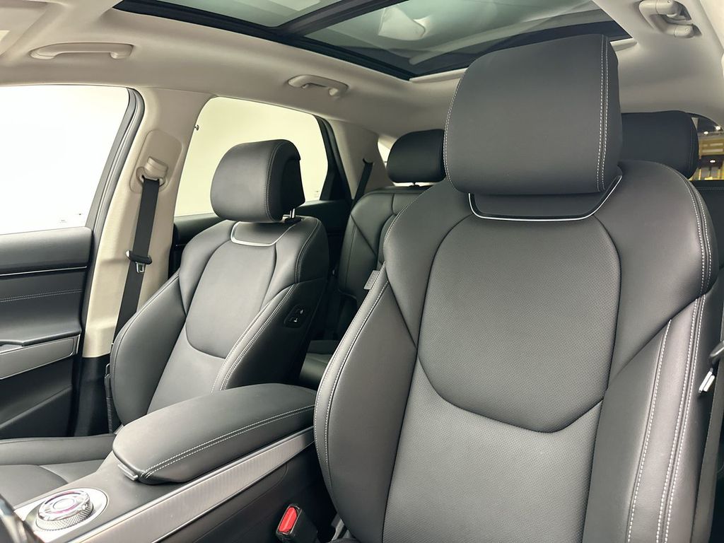 Thumbnail: 2023 Genesis GV70 - 10