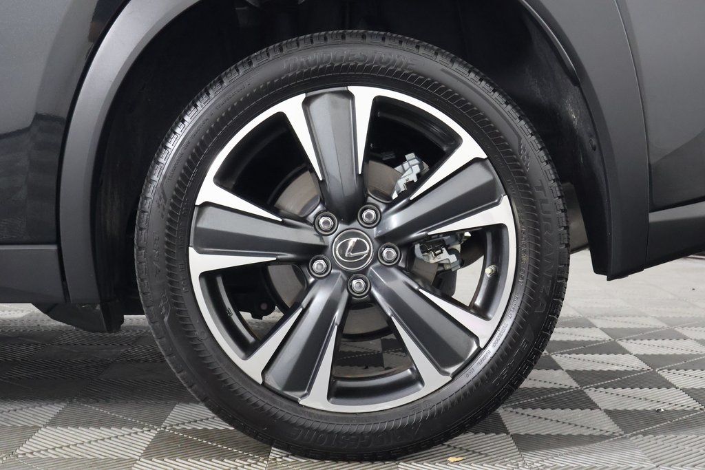Thumbnail: 2023 Lexus UX - 16