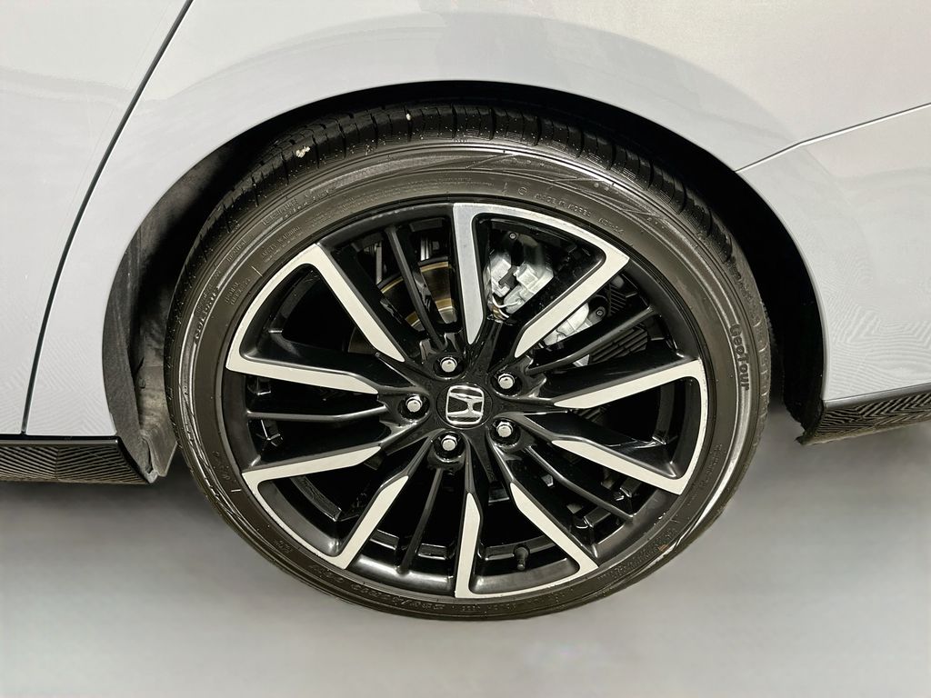 Thumbnail: 2023 Honda Accord - 32