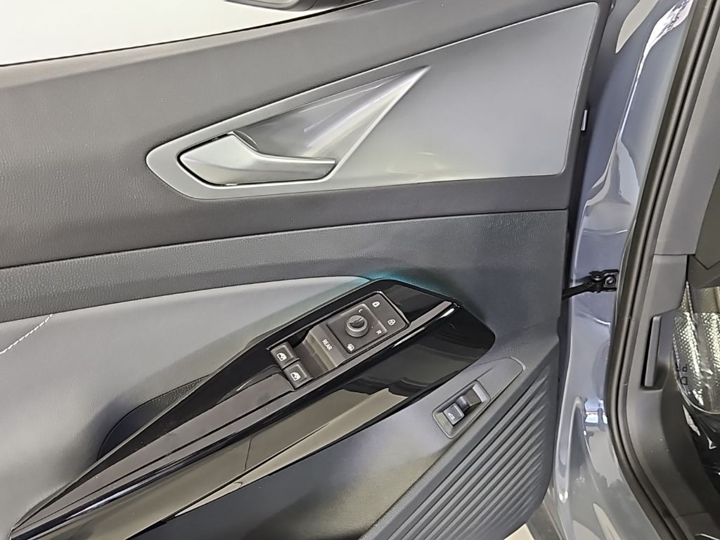 Thumbnail: 2023 Volkswagen ID.4 - 12