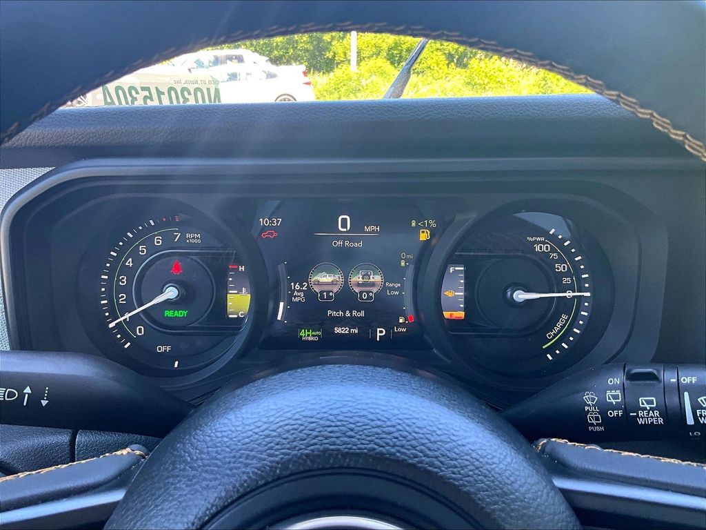 2024 Jeep Wrangler — photo 24