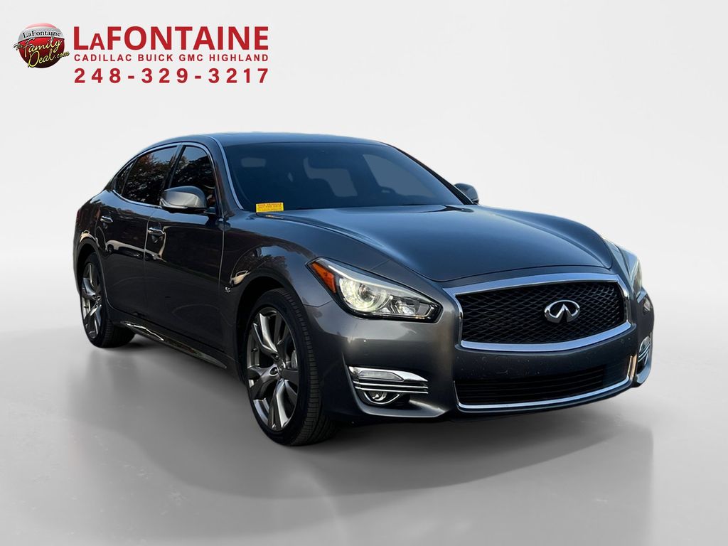 2016 INFINITI Q70L 5.6X 3