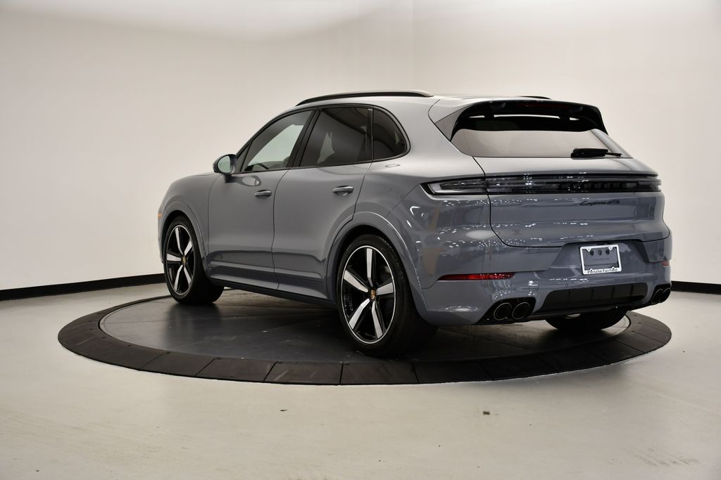 Thumbnail: 2025 Porsche Cayenne - 3