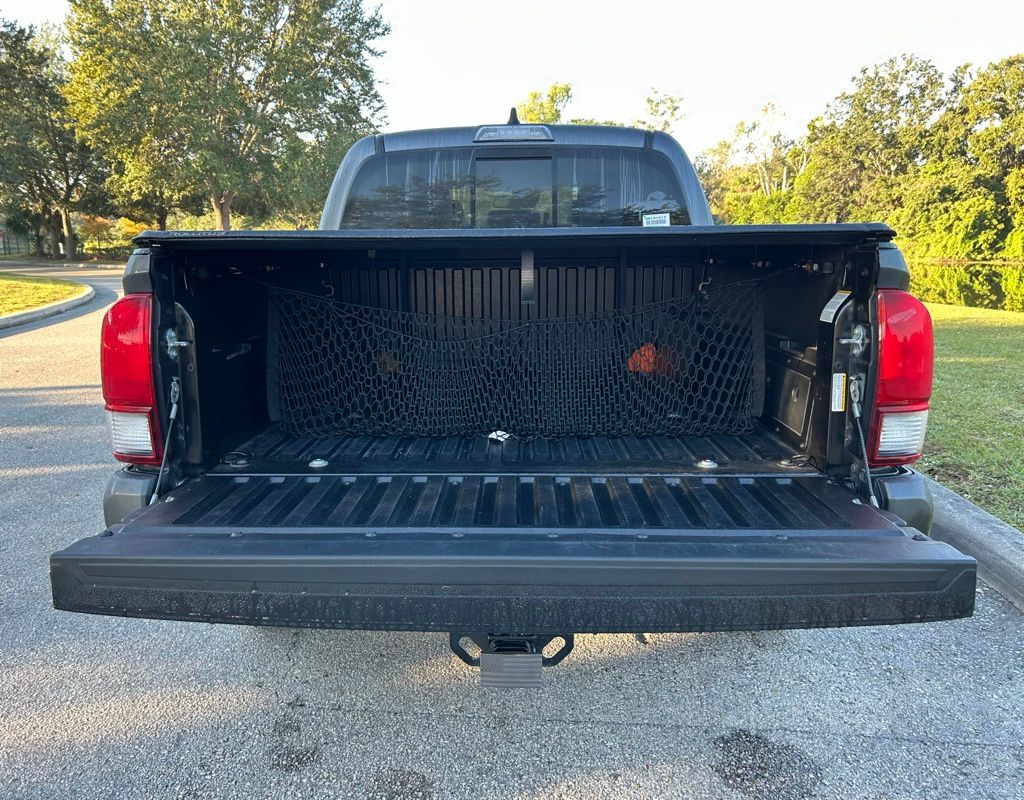 Thumbnail: 2022 Toyota Tacoma - 10