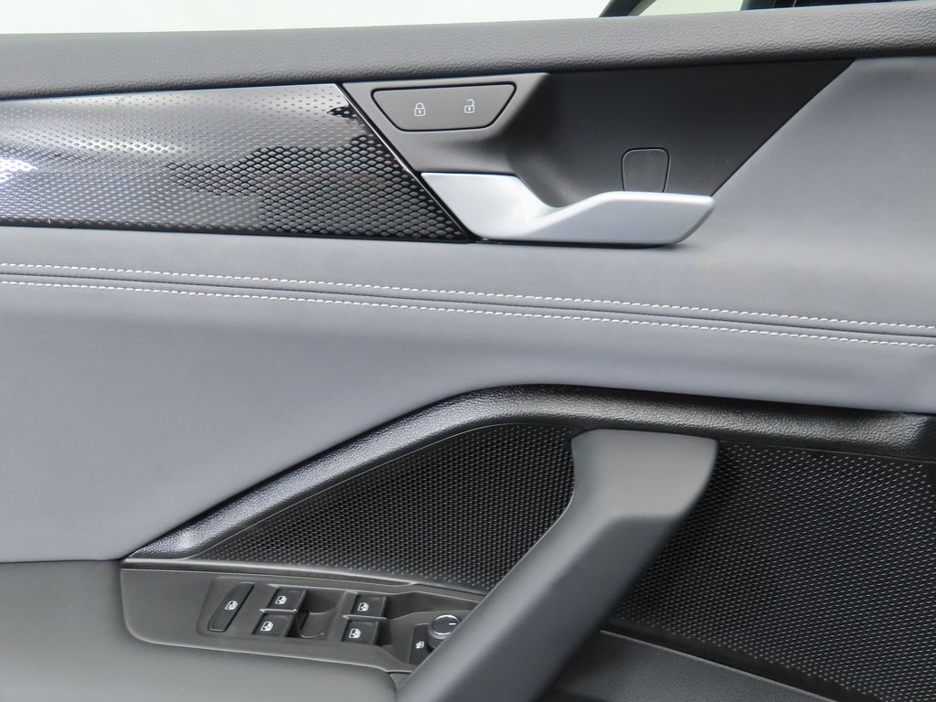2025 Volkswagen Tiguan 2.0T 24