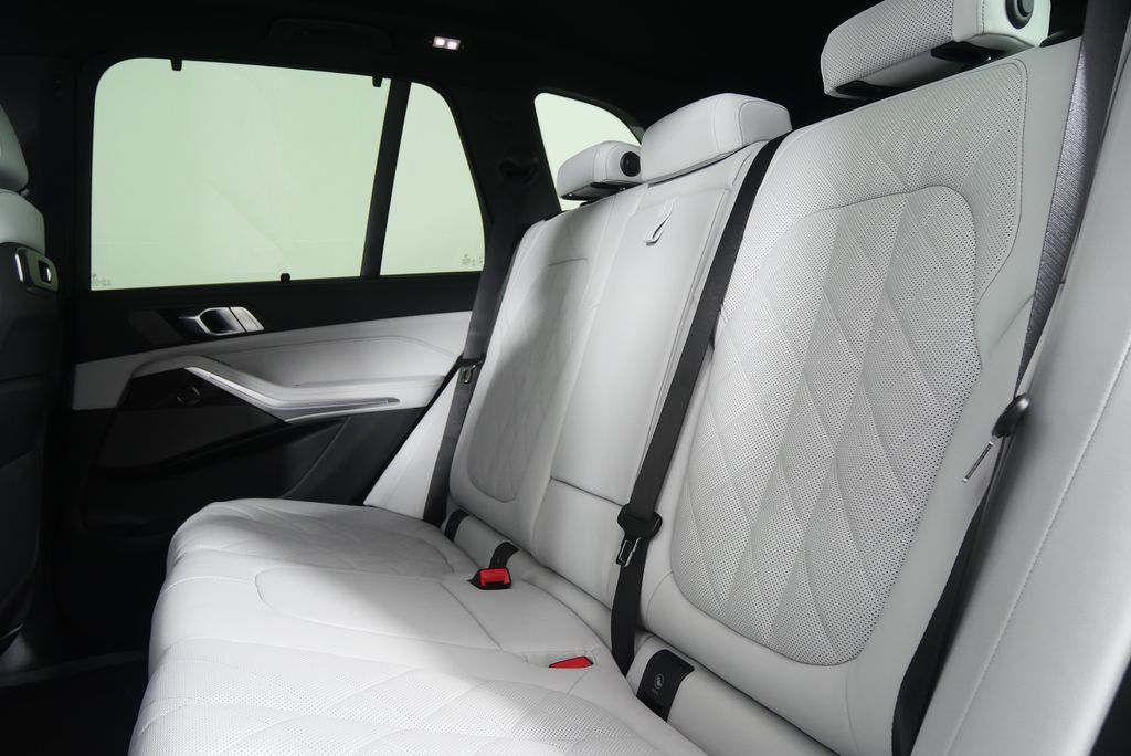 Thumbnail: 2026 BMW X5 - 16
