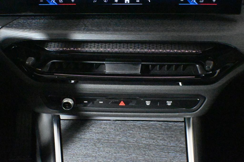 Thumbnail: 2025 BMW 2 Series - 23