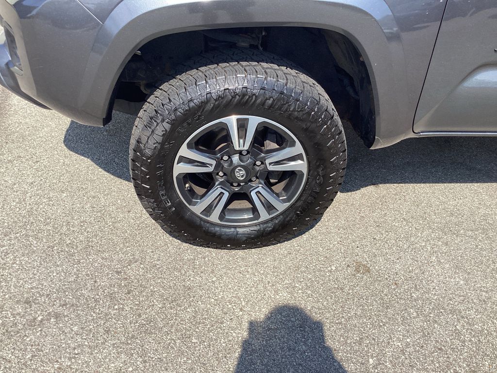 Used 2018 Toyota Tacoma Truck