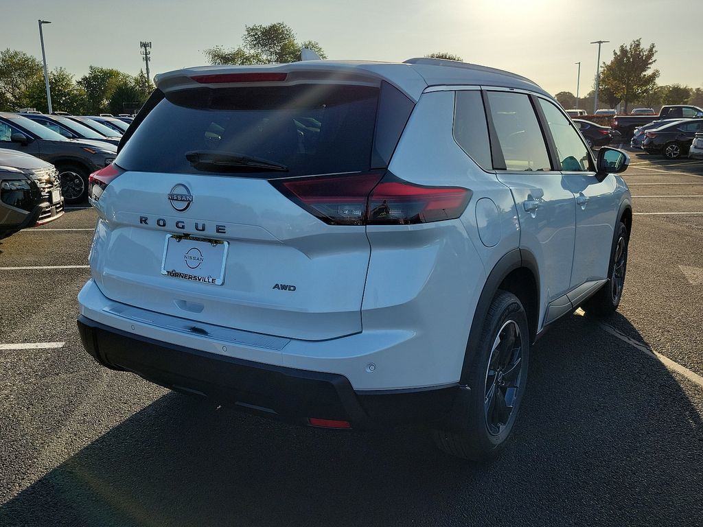 2025 Nissan Rogue SV 4