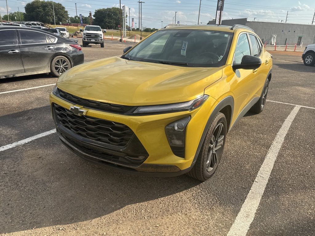 2024 Nitro Yellow Metallic Chevrolet Trax ACTIV FWD SUV