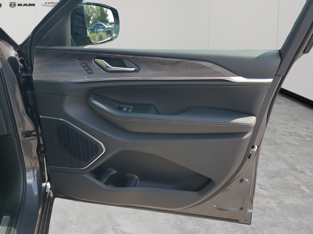 New Car 2025 Jeep Grand Cherokee  Overland For Sale Under $60,000 In Austin, Texas