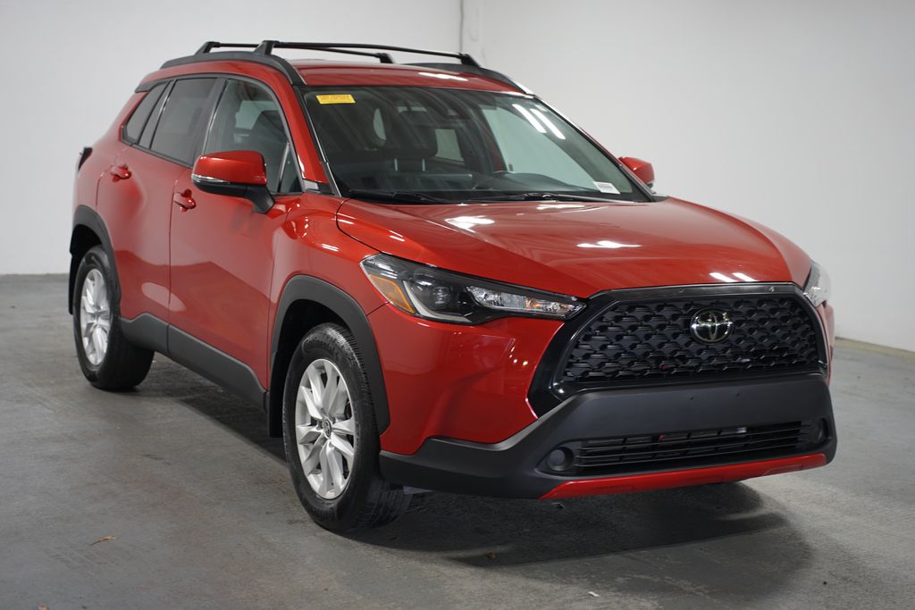2022 Toyota Corolla Cross LE 3