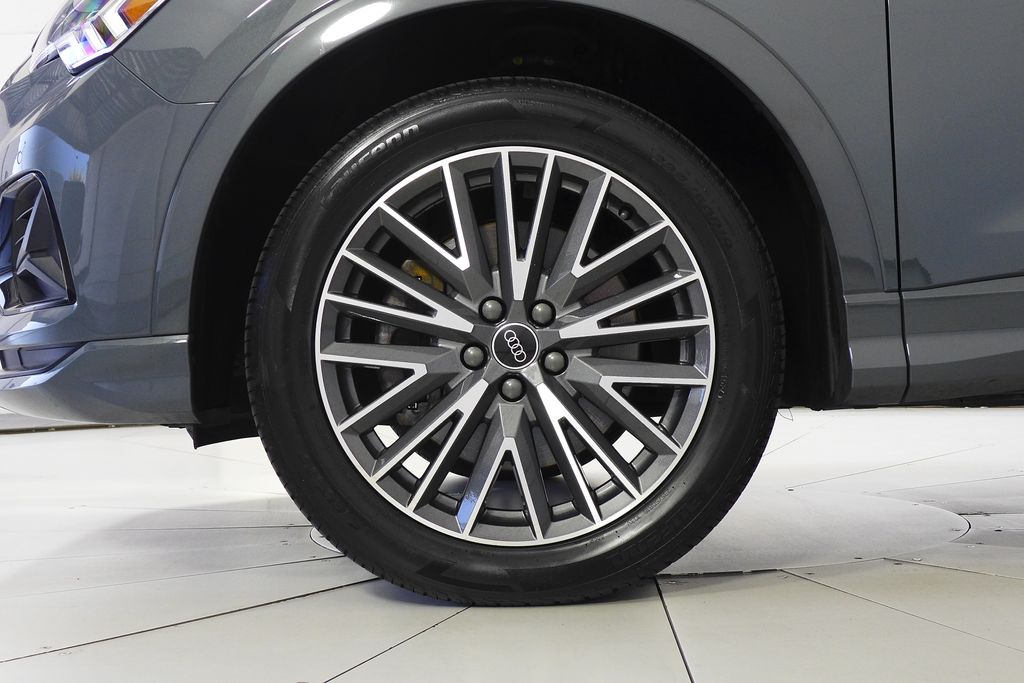 Thumbnail: 2023 Audi Q3 - 5