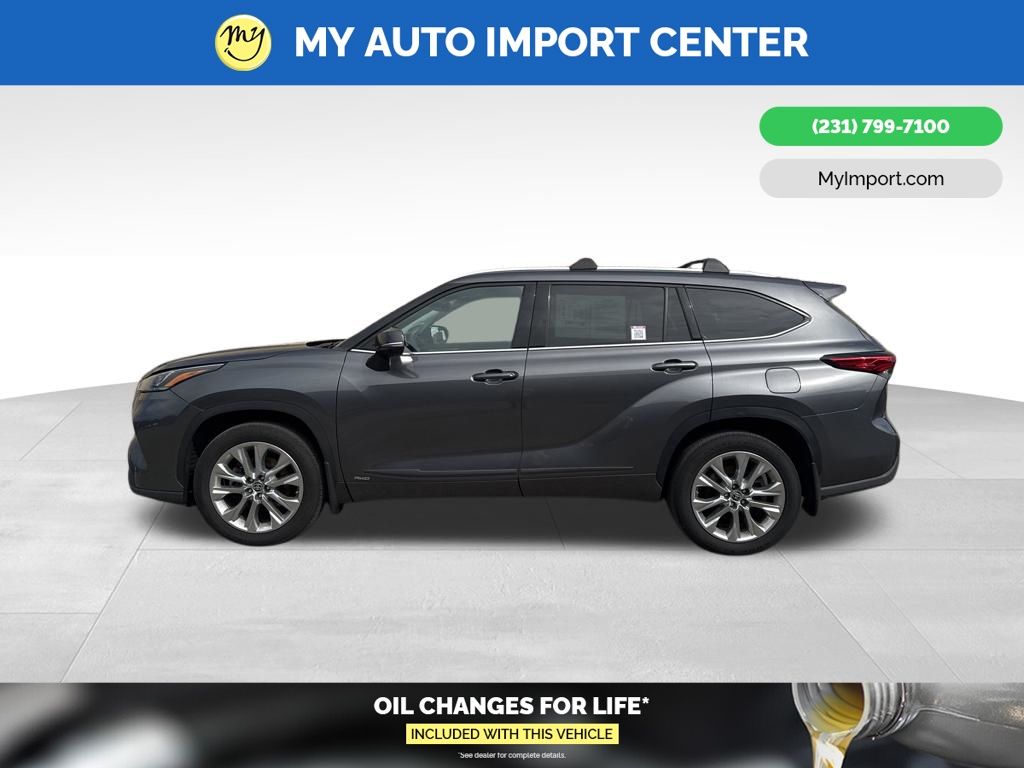 View vehicle photo 4