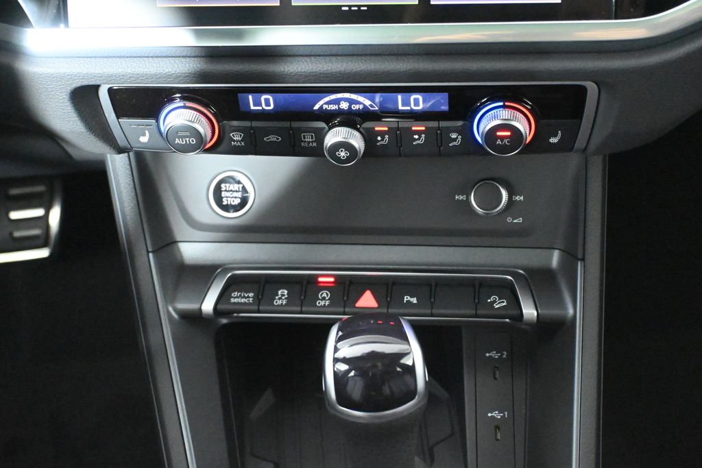 Thumbnail: 2025 Audi Q3 - 18