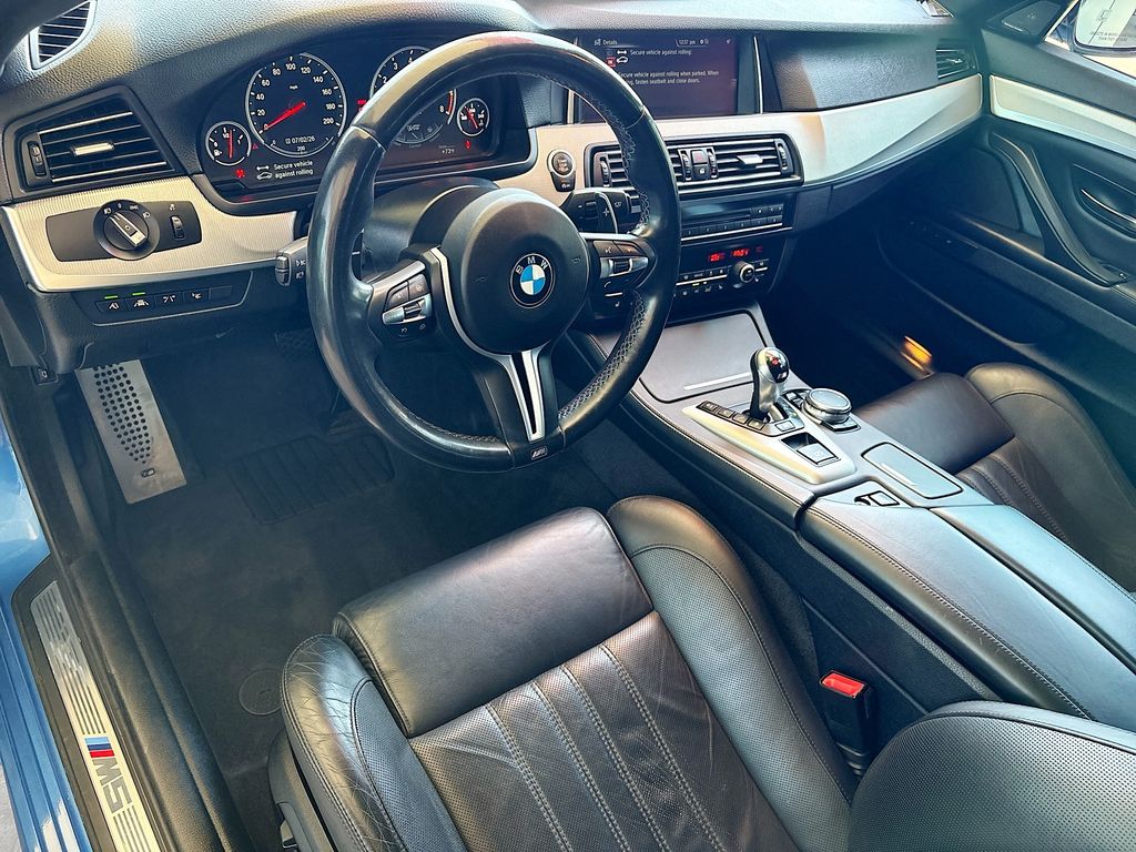 Thumbnail: 2016 BMW M5 - 9