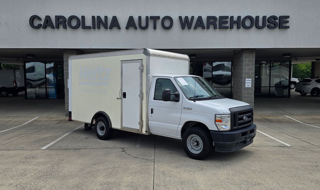 Oxford White 2022 Ford E-Series Chassis E-350 SD Cutaway SB RWD Pickup Truck Rear-Wheel Drive 6-Speed Automatic Overdrive