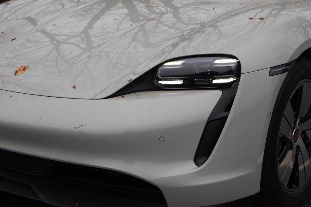 Thumbnail: 2022 Porsche Taycan - 3