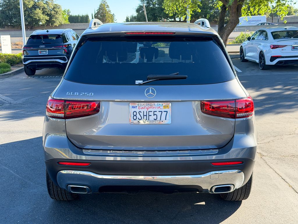 Used 2020  Mercedes-Benz GLB 250 image 7