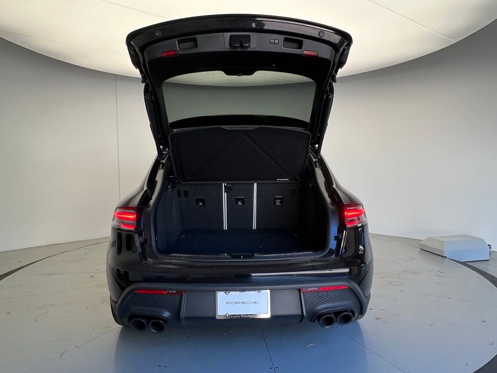 Thumbnail: 2024 Porsche Macan - 20