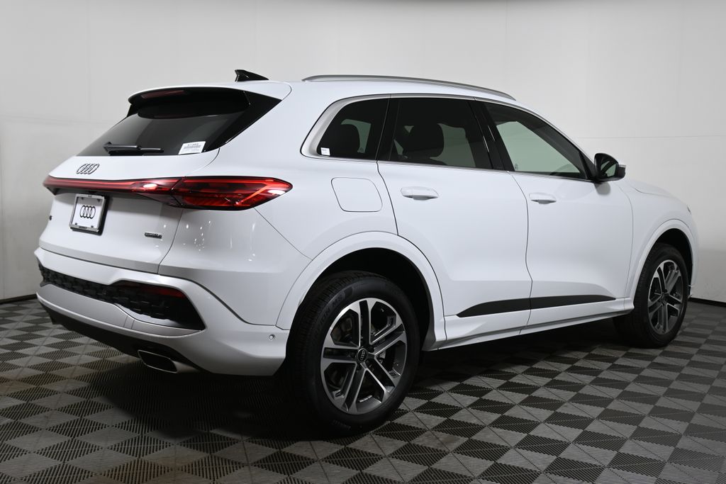 Thumbnail: 2025 Audi Q5 - 7