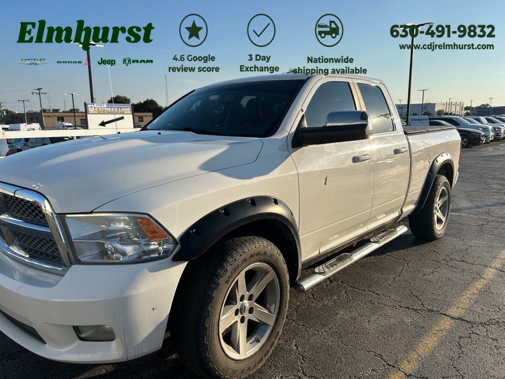 Stone White Clearcoat/Mineral Gray Met CC 2009 Dodge RAM 1500 Pickup Truck 5-Speed Automatic
