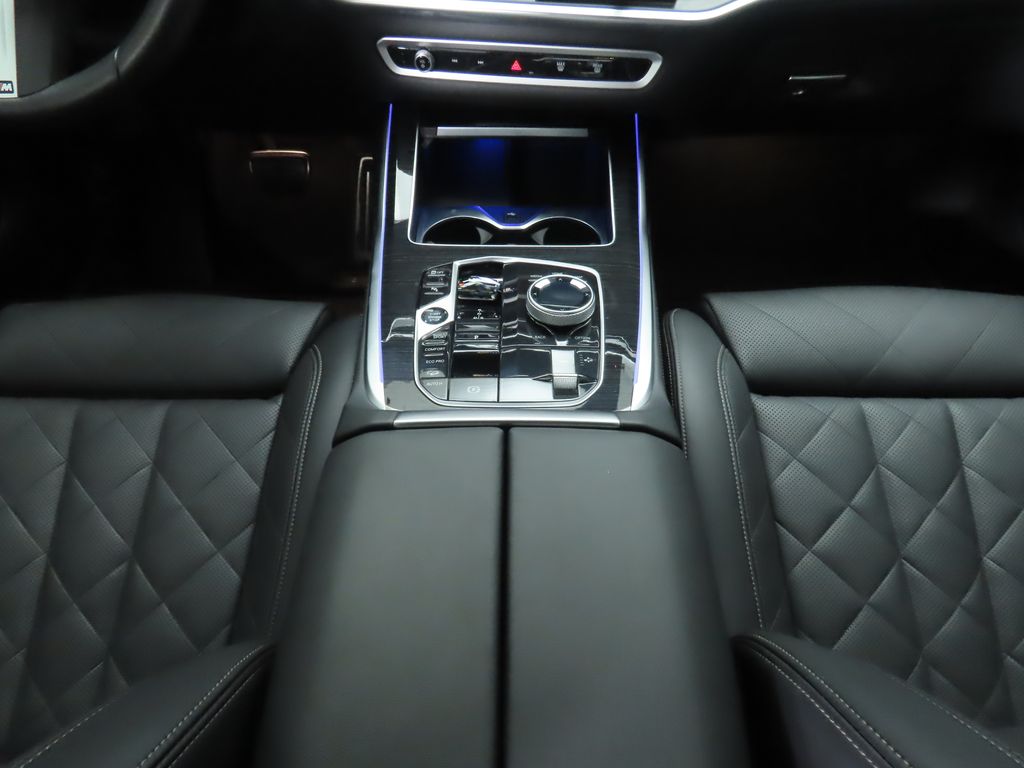 Thumbnail: 2025 BMW X7 - 16