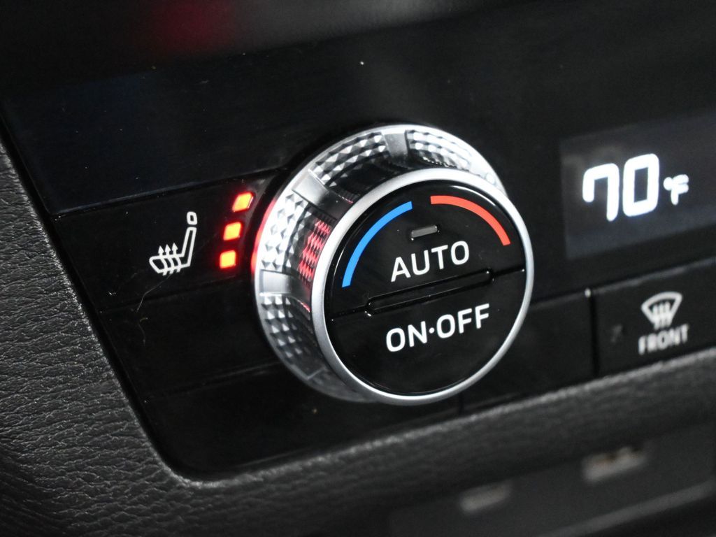 Used 2022 Alloy Silver Metallic Mitsubishi SE image 30