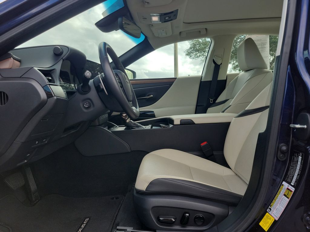 used 2025 Lexus ES car, priced at $44,998