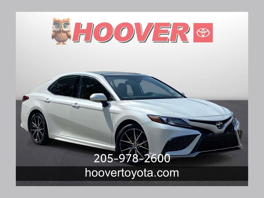 White (Wind Chill Pearl) 2024 Toyota Camry Sedan Front-Wheel Drive 8-Speed Automatic