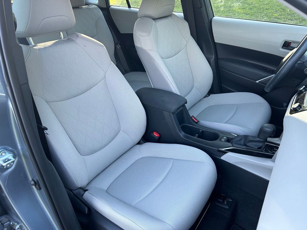 2024 Toyota Corolla Cross L 15