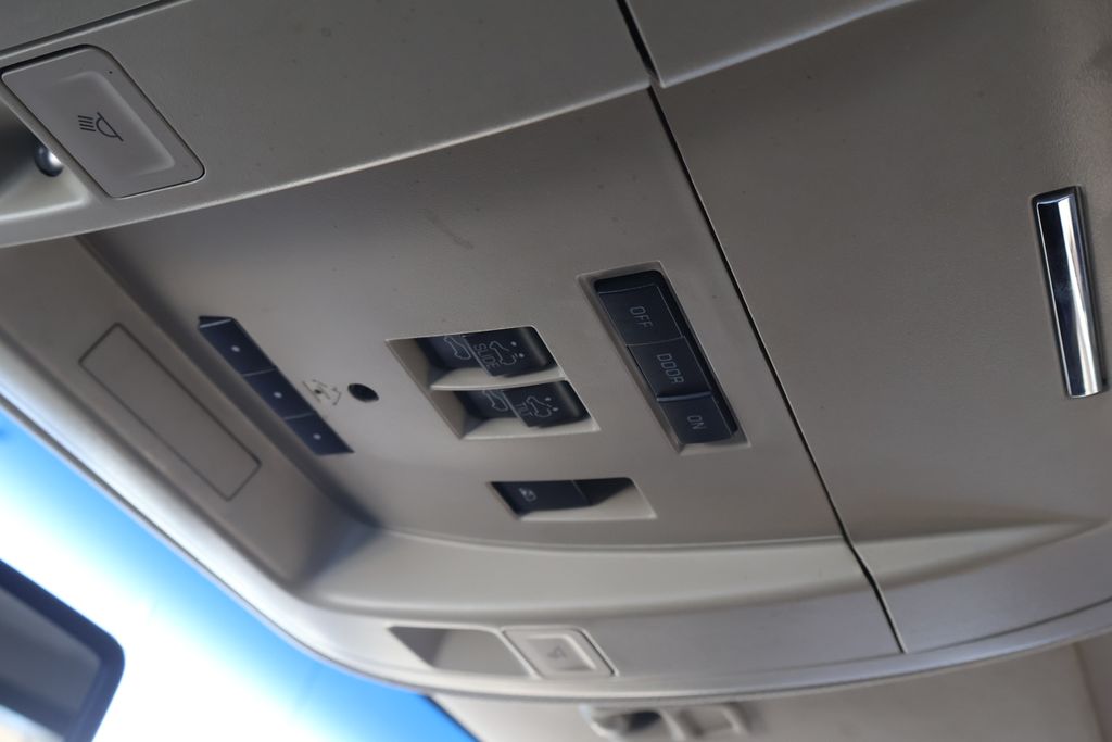 Thumbnail: 2015 Chevrolet Silverado 2500 - 32