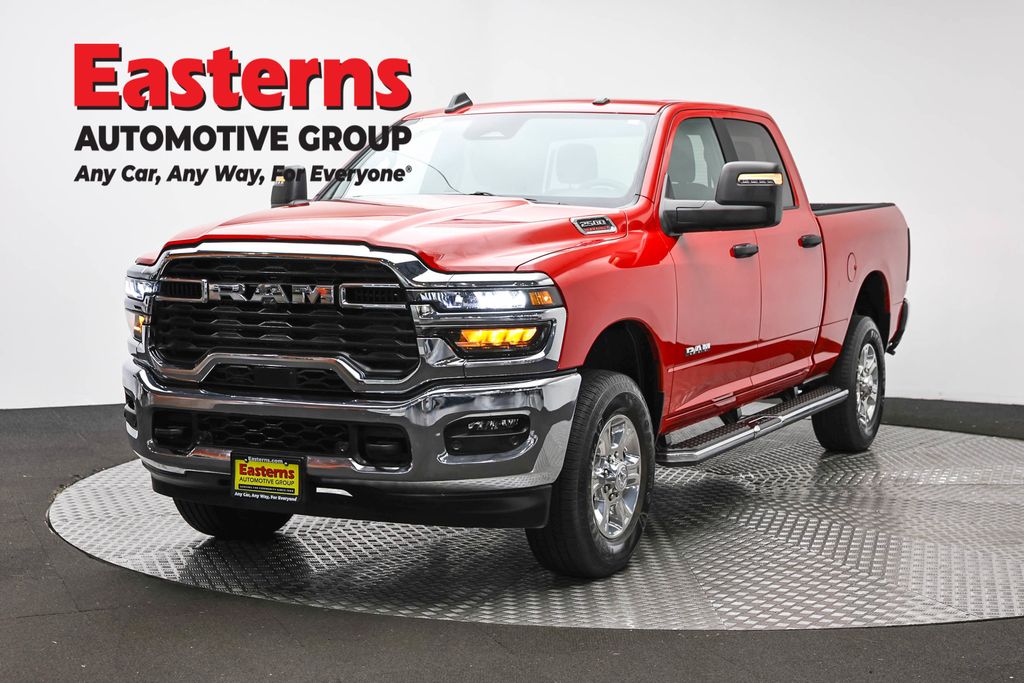 2026 RAM 2500 Rojo (Flame Red Clearcoat) Camioneta Todo terreno 8 velocidades Automática