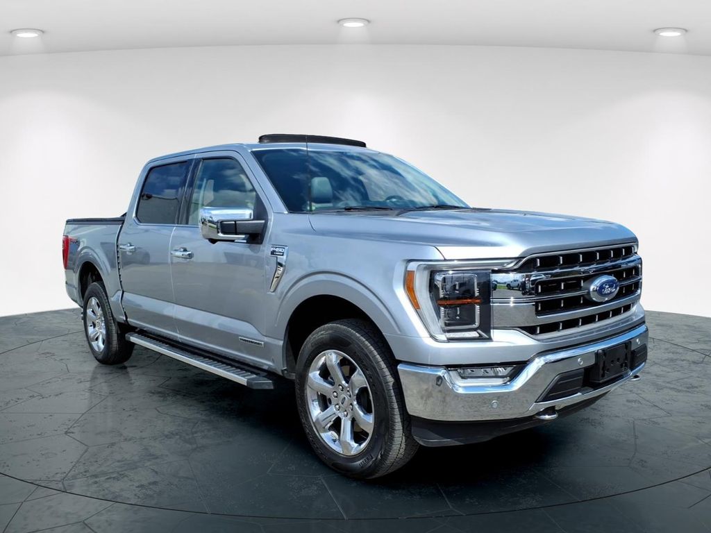 Iconic Silver Metallic 2022 Ford F-150 Lariat SuperCrew 4WD Pickup Truck Four-Wheel Drive Automatic