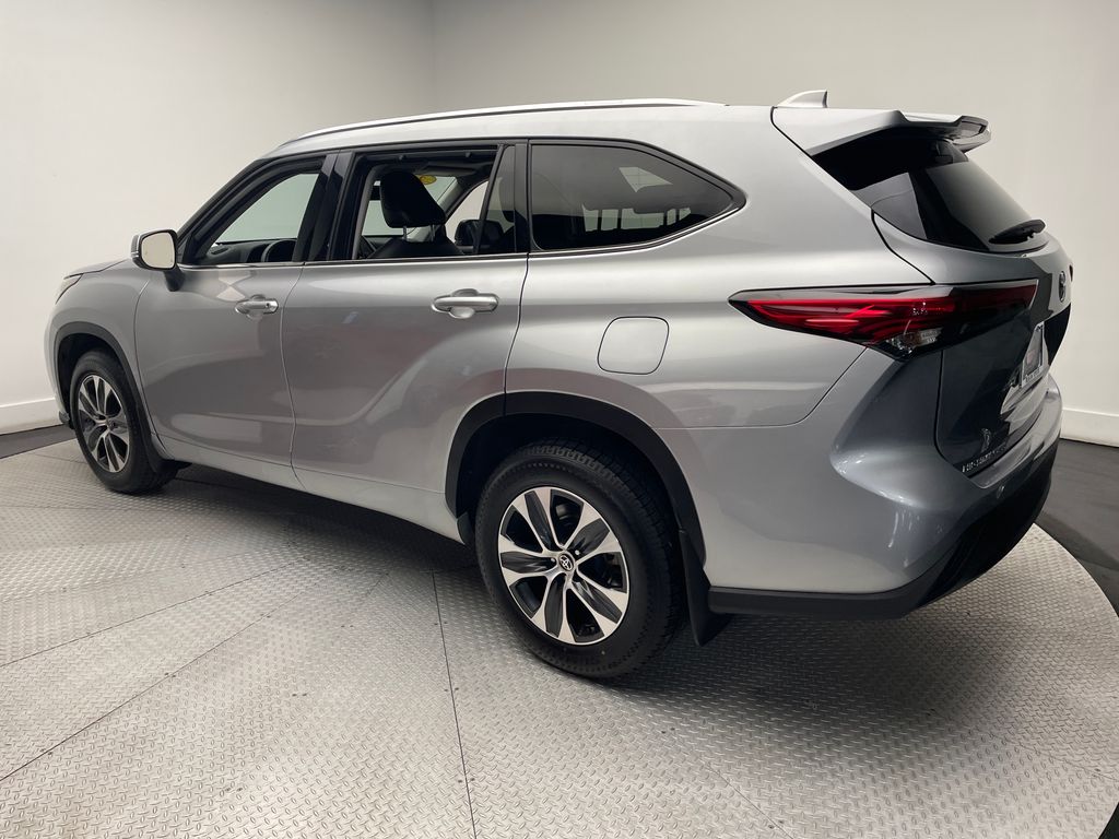 2021 Toyota Highlander XLE 7