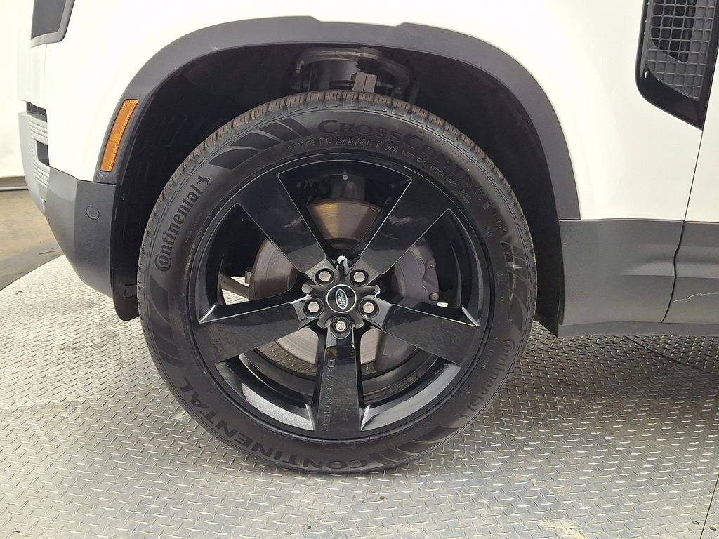 Thumbnail: 2023 Land Rover Defender - 8