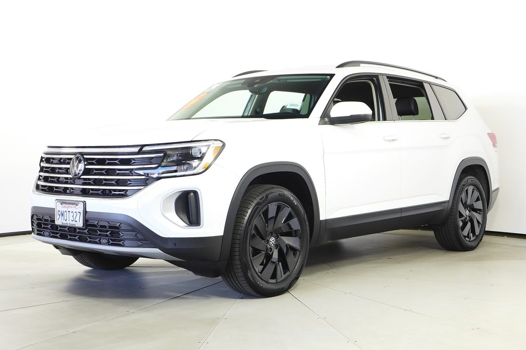 2024 Volkswagen Atlas SE 2